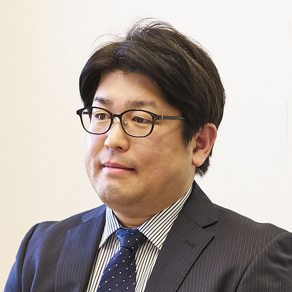 東京セキスイファミエス株式会社　リノベーション事業部　新井猛夫